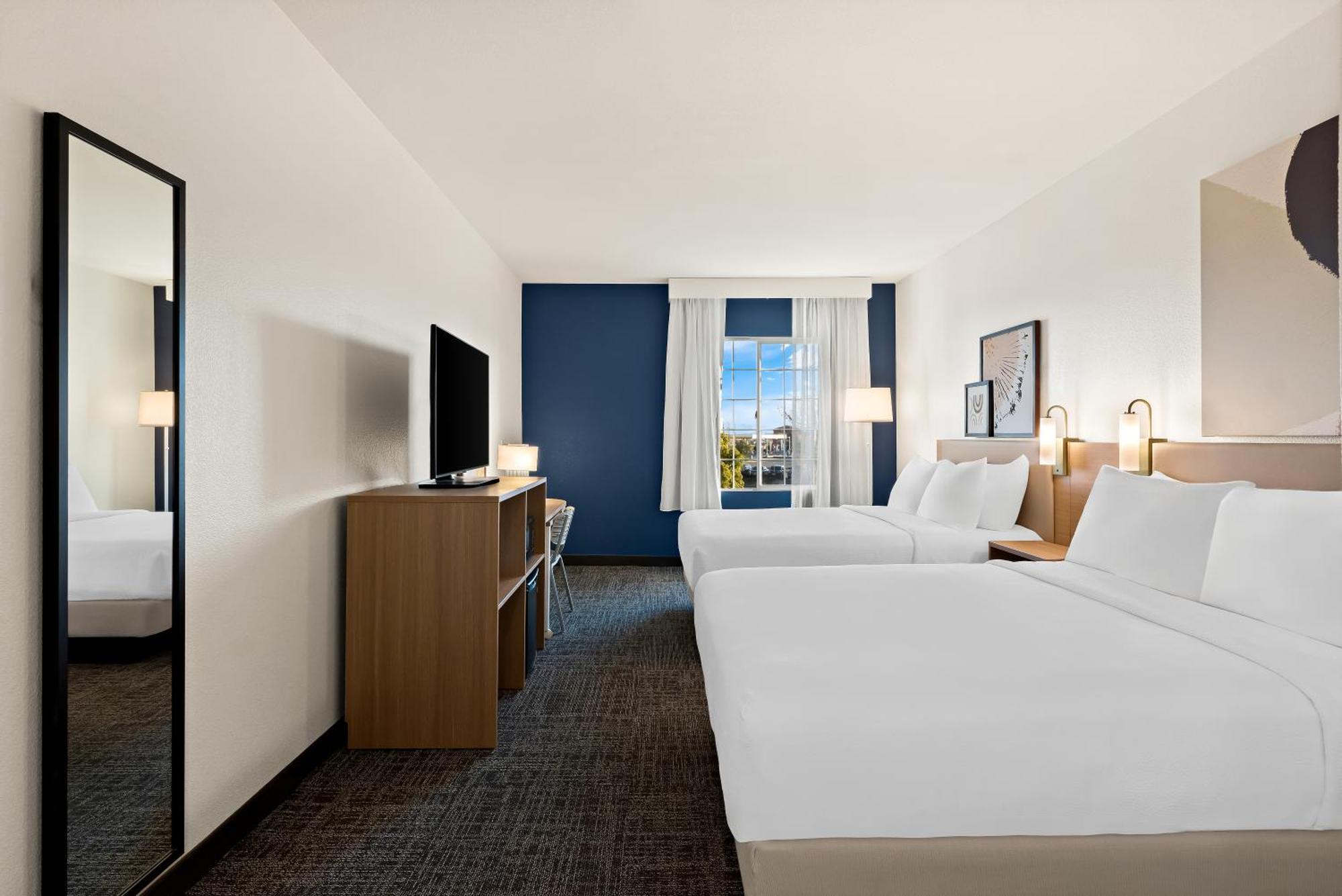 Spark By Hilton Williams Newly Opened 2025 Exterior photo