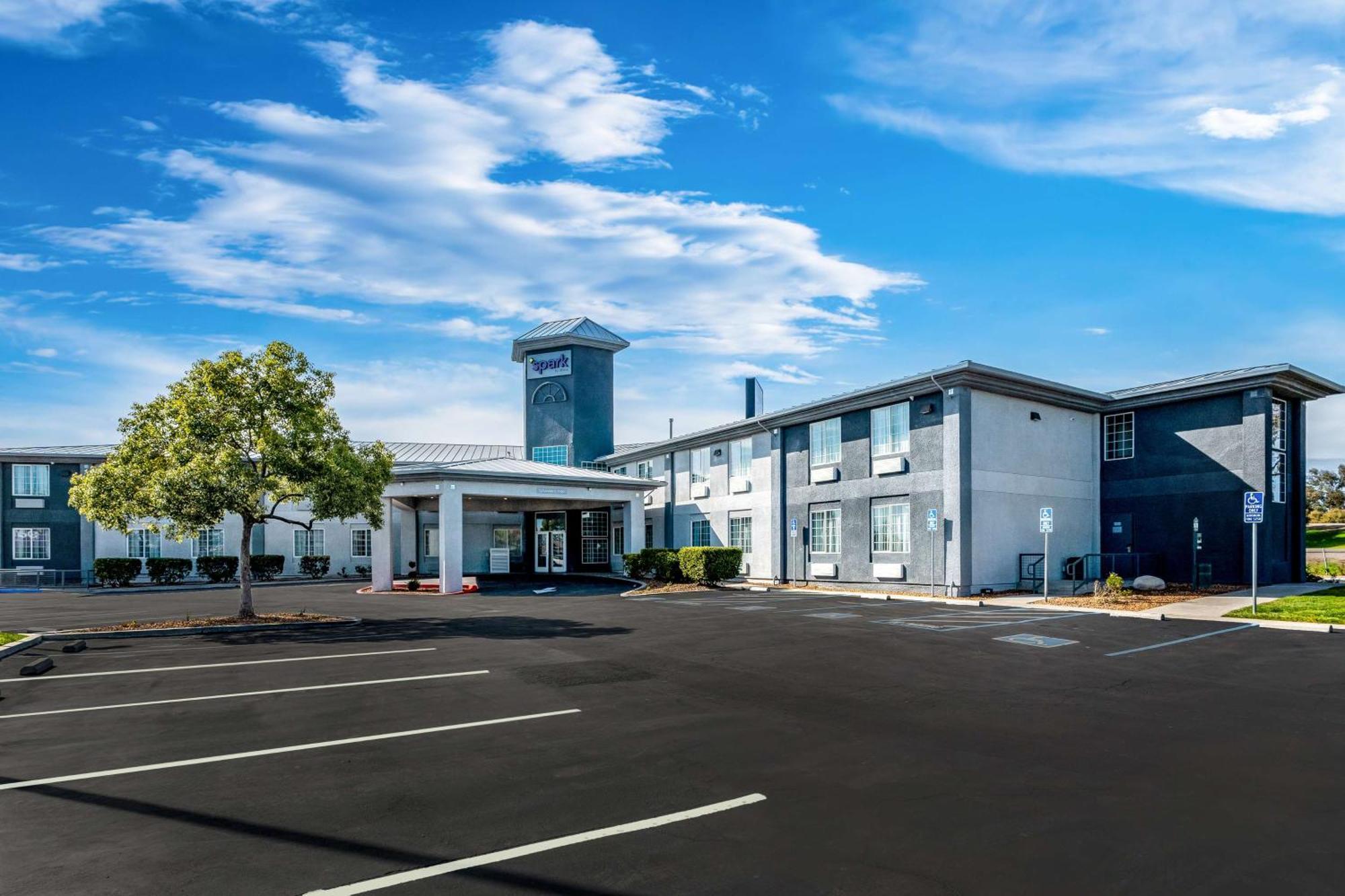 Spark By Hilton Williams Newly Opened 2025 Exterior photo